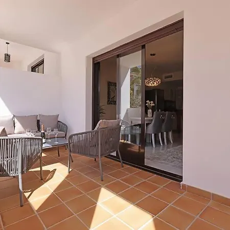 Stunning Modern Townhouse In Riviera Del Sol مالقة