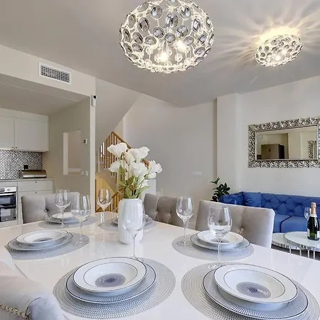 Stunning Modern Townhouse In Riviera Del Sol شقة