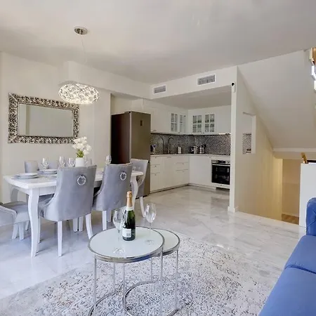 Stunning Modern Townhouse In Riviera Del Sol *